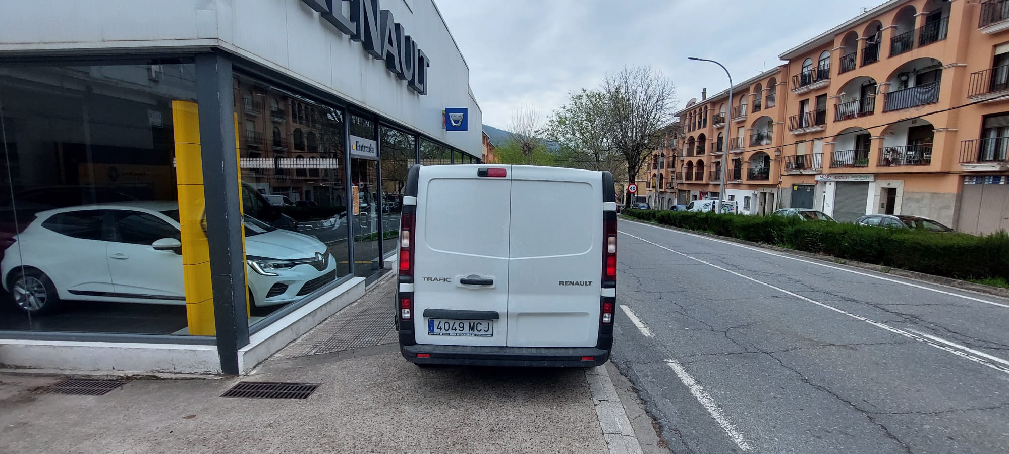 Renault Trafic 2.0 130cv foto 8